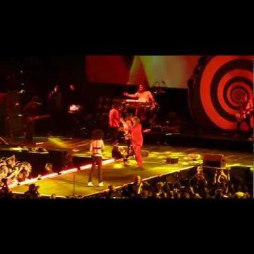 Preview image for the video "2013-01-05 Fishbone @ Palais Omnisports Paris-Bercy - Paris - France (video-2456)".