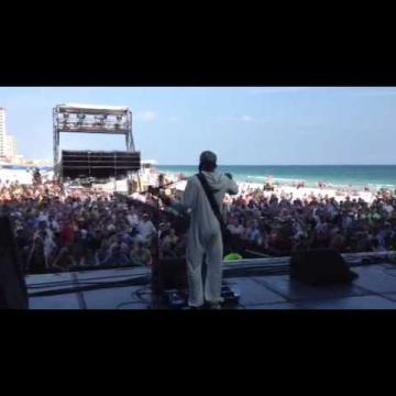 Preview image for the video "2012-09-21 Fishbone @ De Luna Festival - Pensacola - FL United States (video-2464)".