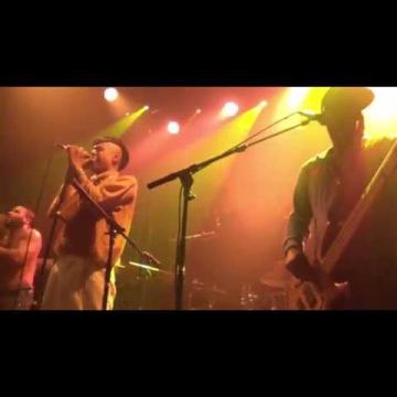 Preview image for the video "2012-10-21 Fishbone @ L'Usine à Chapeaux - Rambouillet - France (video-2819)".