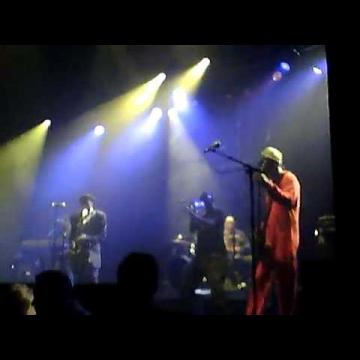 Preview image for the video "2012-10-20 Fishbone @ Les Abattoirs - Bourgoin Jallieu - France (video-2484)".