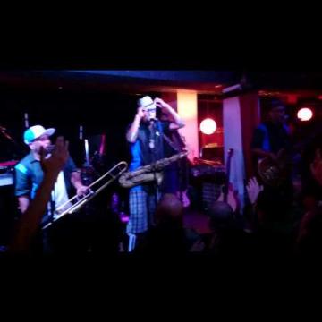 Preview image for the video "2014-08-19 Fishbone @ Club Subterráneo - Santiago - Chile (video-2660)".