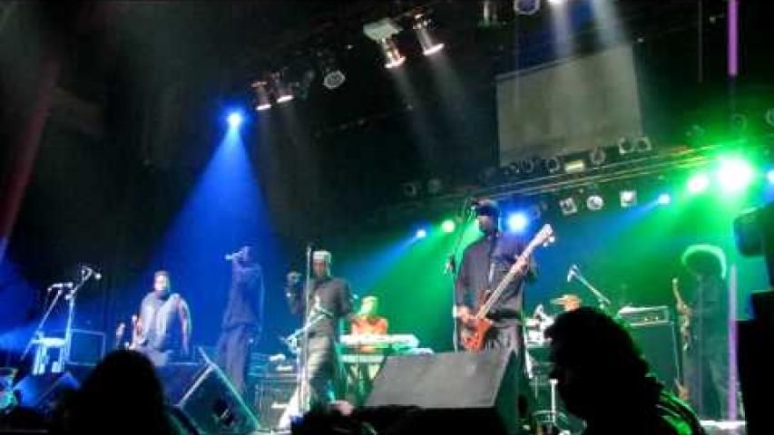 Preview image for the video "2010-07-20 Fishbone @ El Teatro Colegiales - Buenos Aires - Argentina (video-2151)".