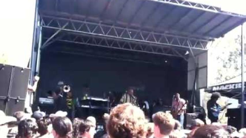Preview image for the video "2009-08-20 Fishbone @ Warped 2009 Bay Area - Mountain View - CA United States (video-2061)".