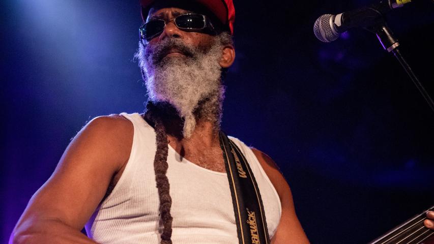 Red Hot Chili Peppers | fishbonelive.org